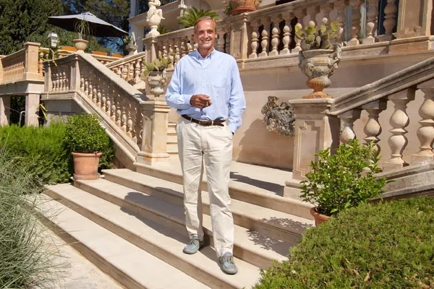 Homm standing in front of his estate in Mallorca, Spain, in 2007