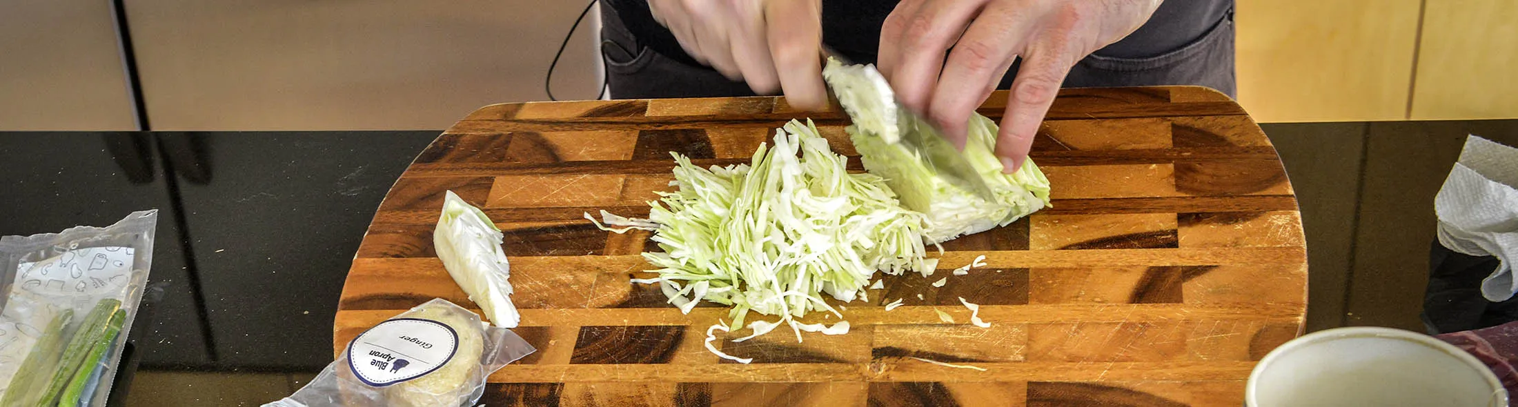 1474933572_blue apron lede
