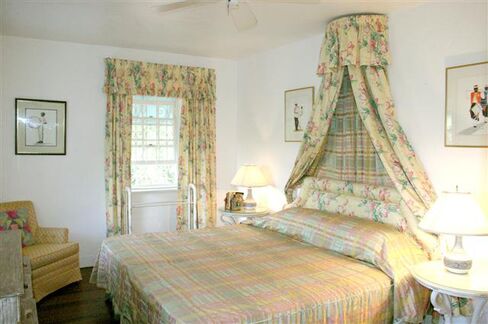 The "Green Monkey" room.