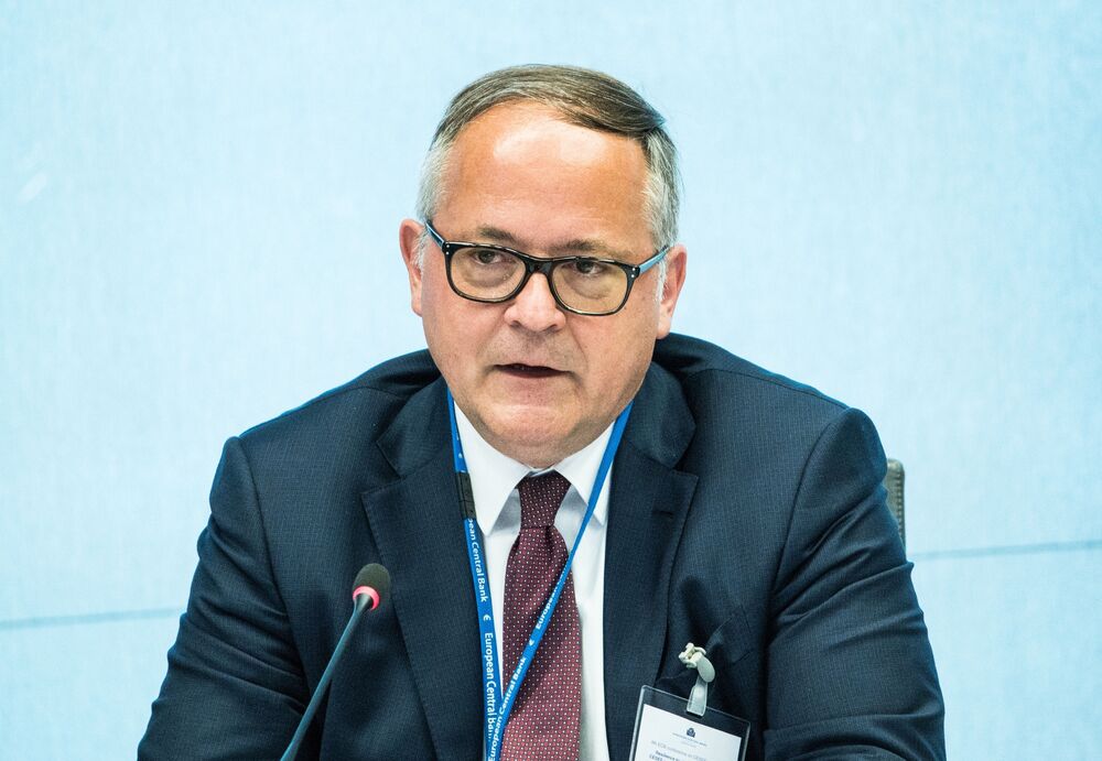 Central Bankers Talk Down Concerns Over Digital Currency Risks Bloomberg