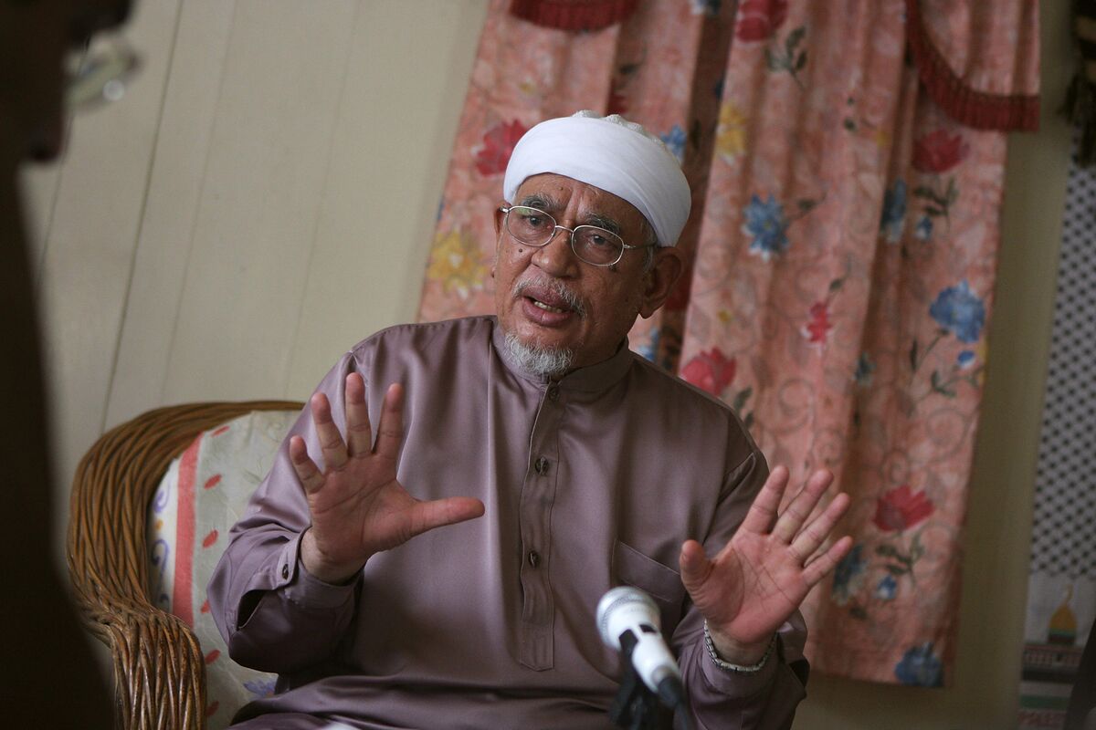 Malaysia Islamist Party Breaks With Ally, Jolting Opposition