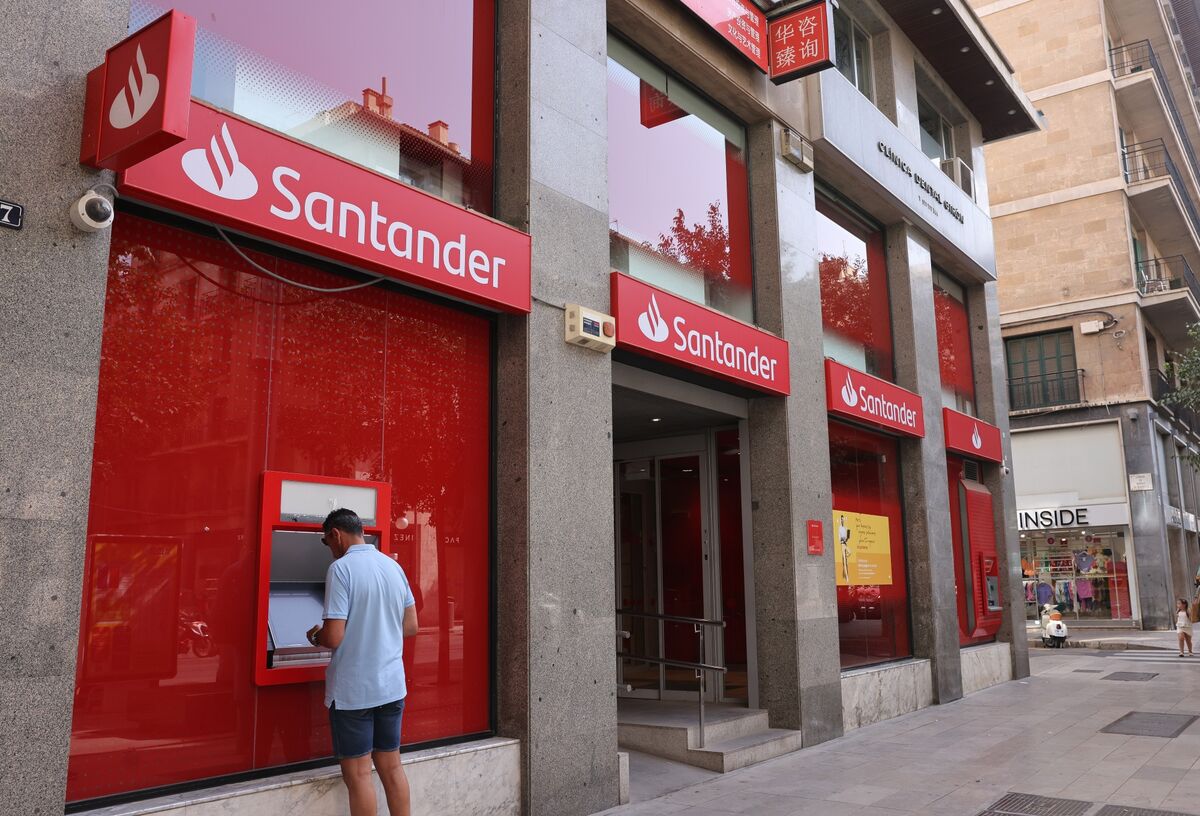 Santander Eyes Dollar SRTs Tied to Buyout Debt, Corporate Loans