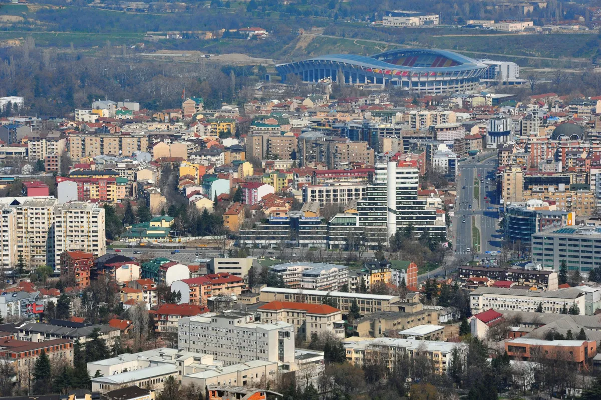 EU Urges Name Deal as Republic of Macedonia Is `Back on Path'