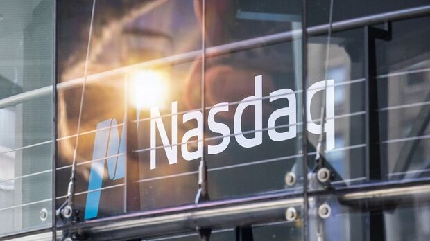 Nasdaq 100 Reshuffle Adds Twist to Trillion Options Event
