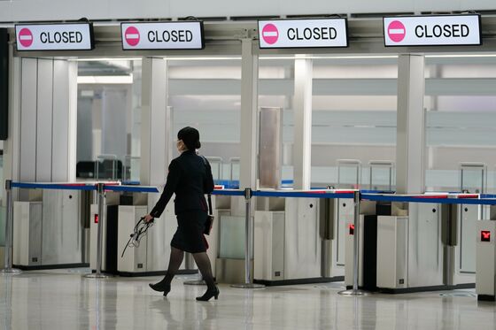 Confusion Reigns as Japan Wavers on Inbound Flight Booking Ban