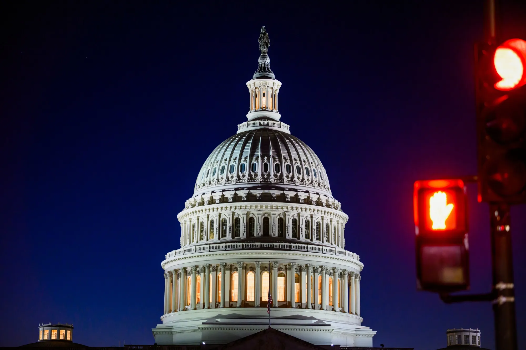 Wall Street repunta por señales de acuerdo para fin de cierre de gobierno -  Bloomberg
