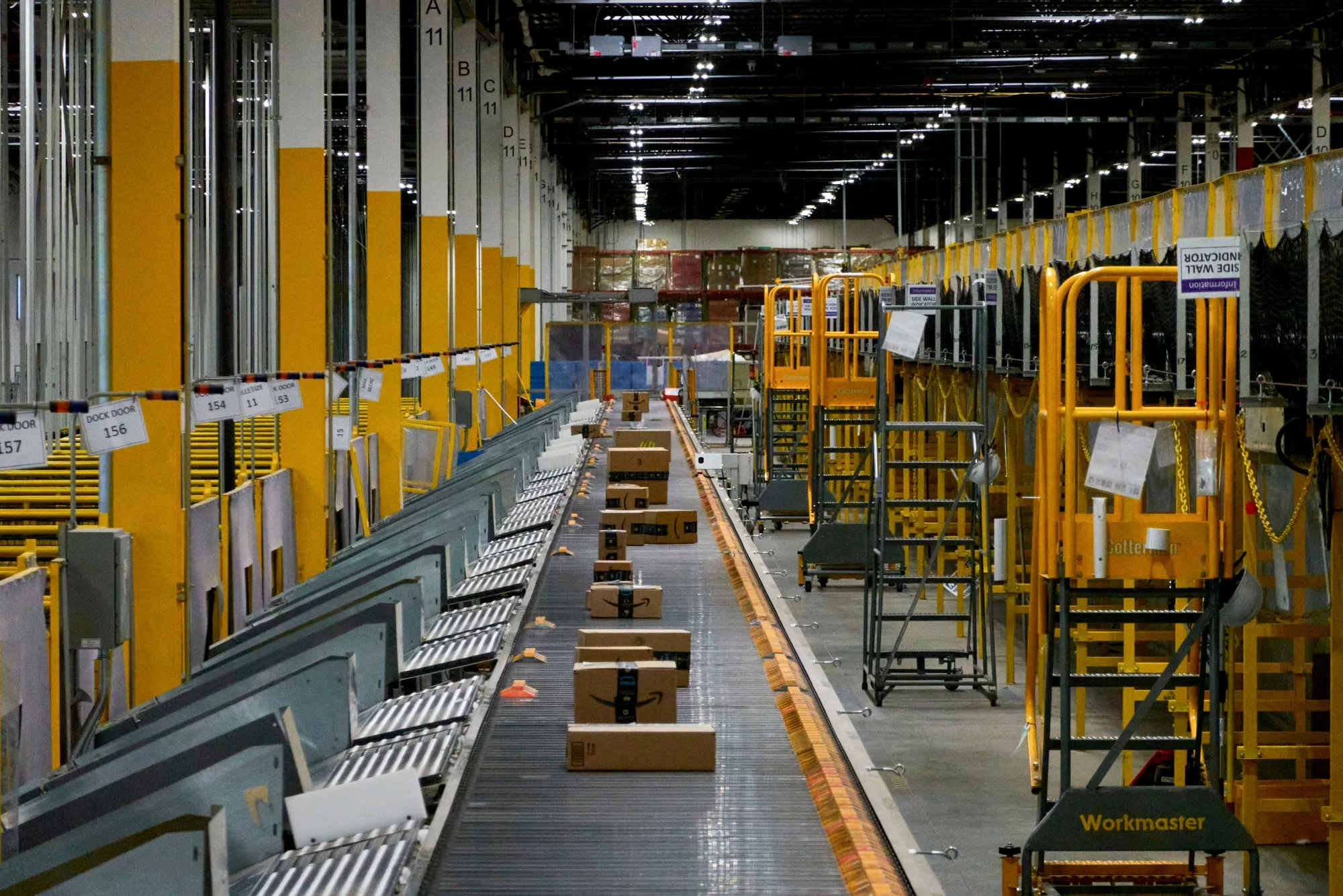 An Amazon Fulfillment center&nbsp;in Robbinsville, New Jersey.