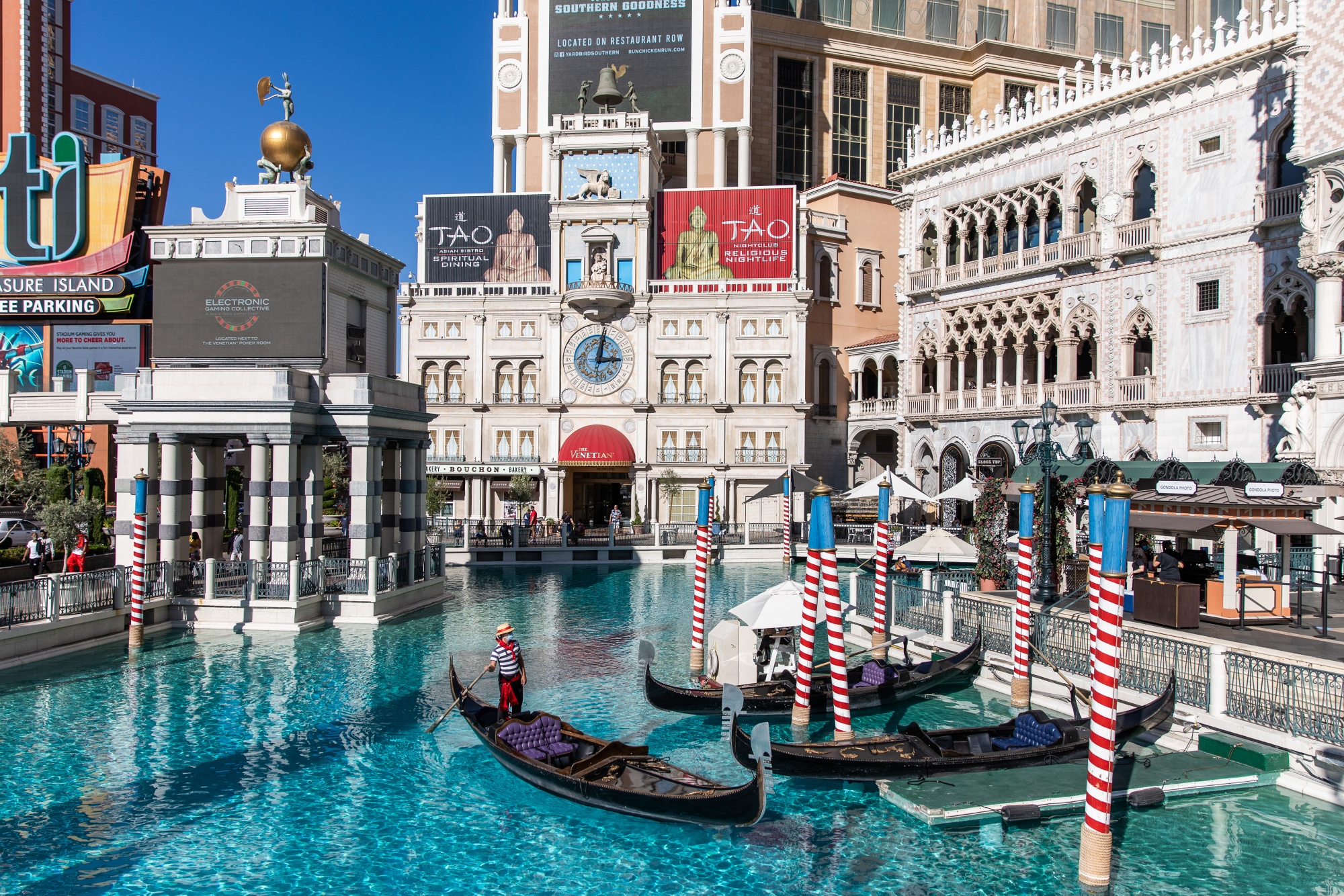 The Venetian Las Vegas - Visit an Impressive Replica of Italy - Go