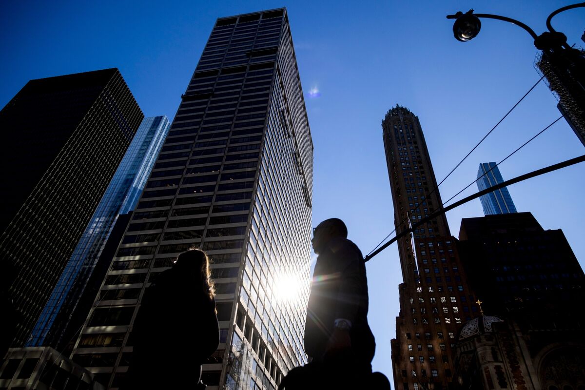 Blackstone Collects $1 Billion for Credit Continuation Fund