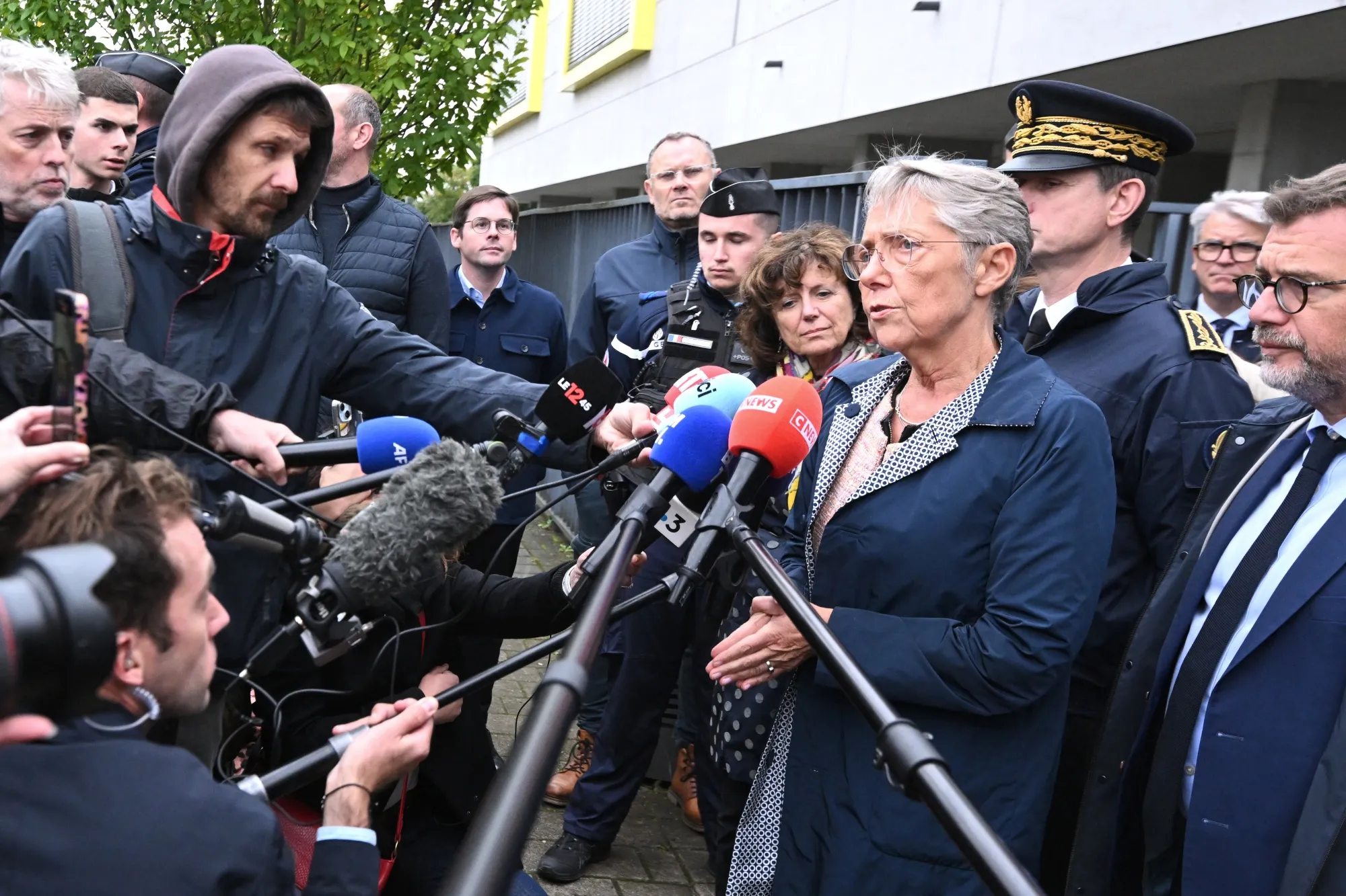 French Premier Signals Optimism on Solving Political Crisis - Bloomberg