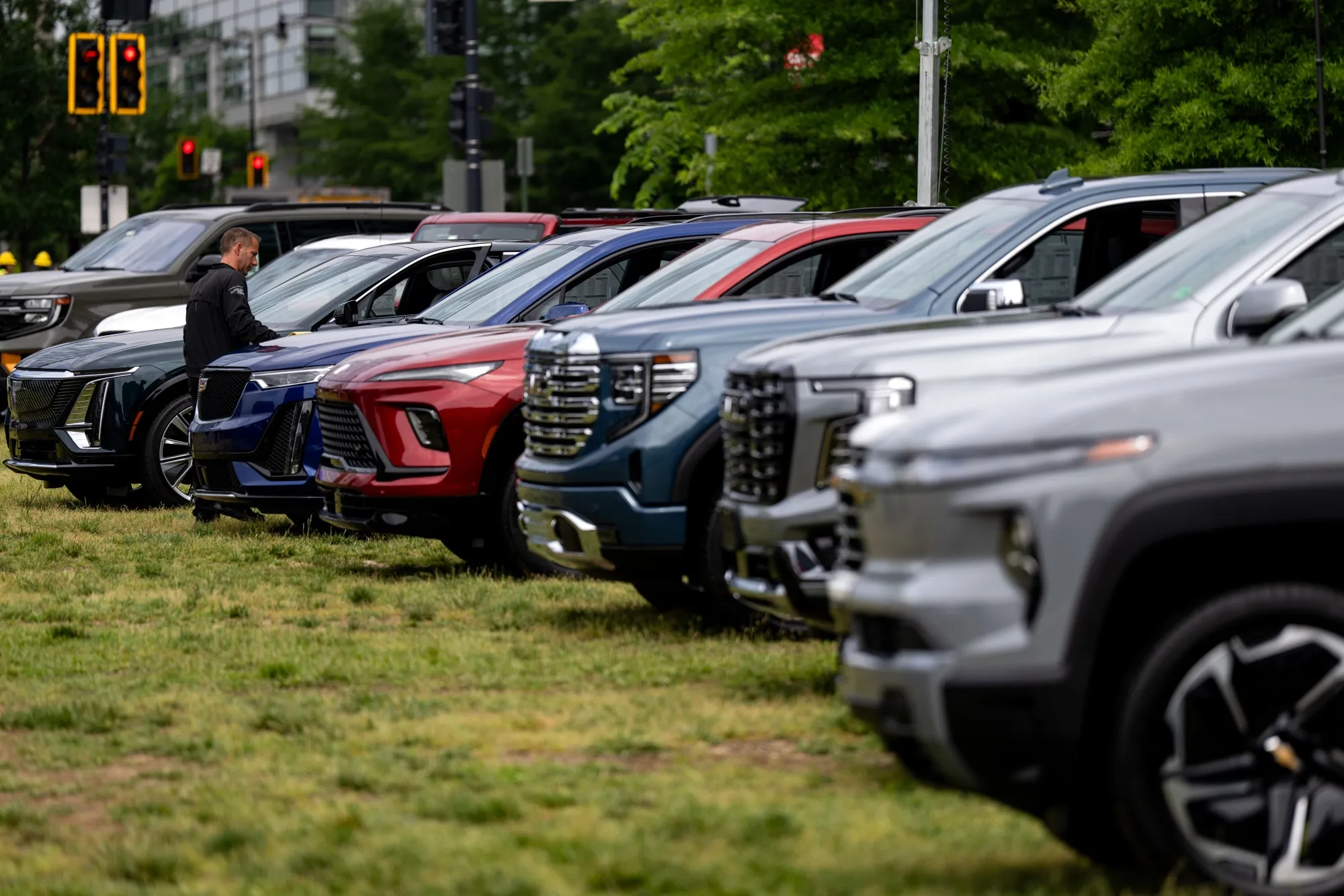 Inflation on New Cars Is a Problem for US Automakers - Bloomberg