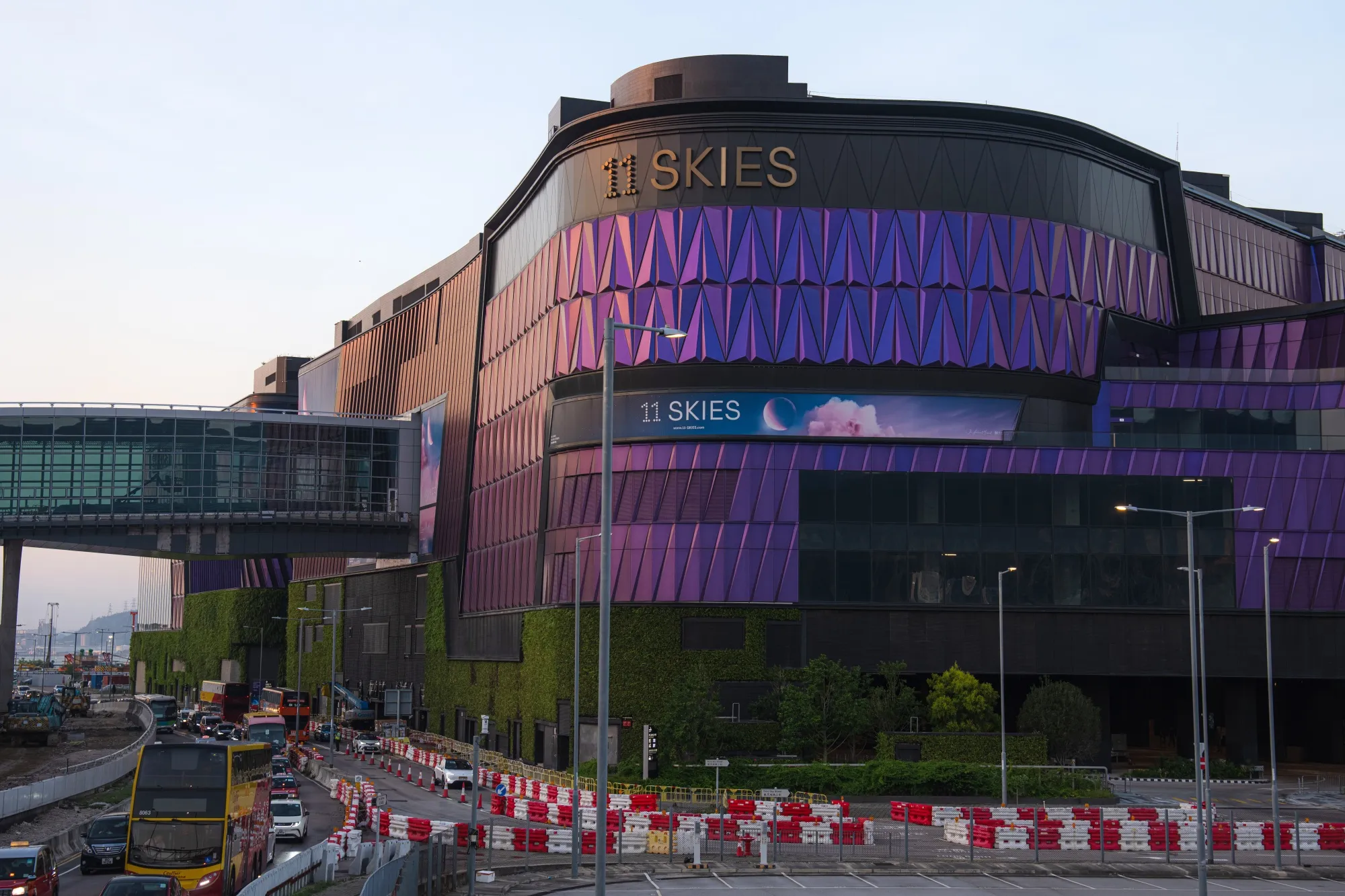 New World Seeks Asset Sale by June to Turn Around Cash Flow - Bloomberg