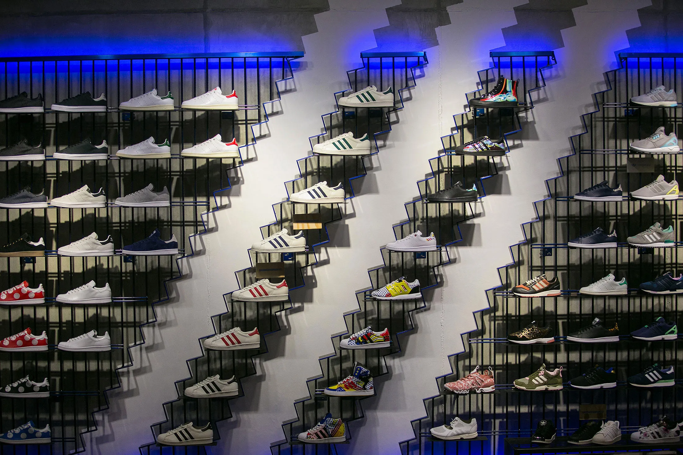 Adidas Investors Push for External Chief to Replace Hainer Bloomberg