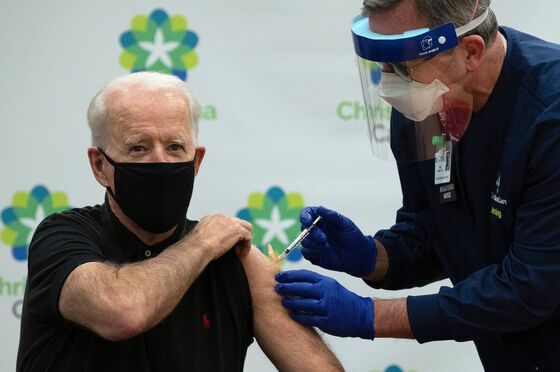 Xi Goes Mask-Free at NPC, Raising Questions Over Vaccination Status