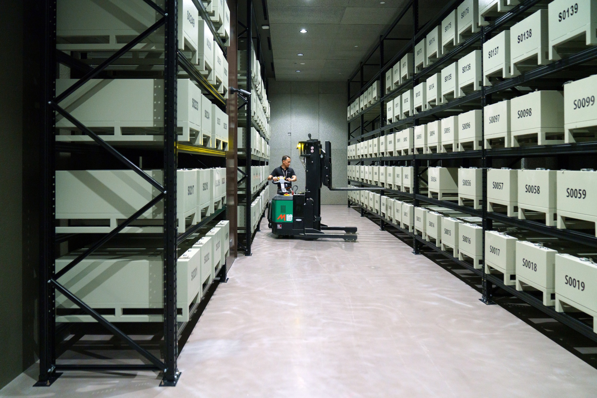 The gold vault at The Reserve vault in Singapore. Photographer: Ore Huiying/Bloomberg