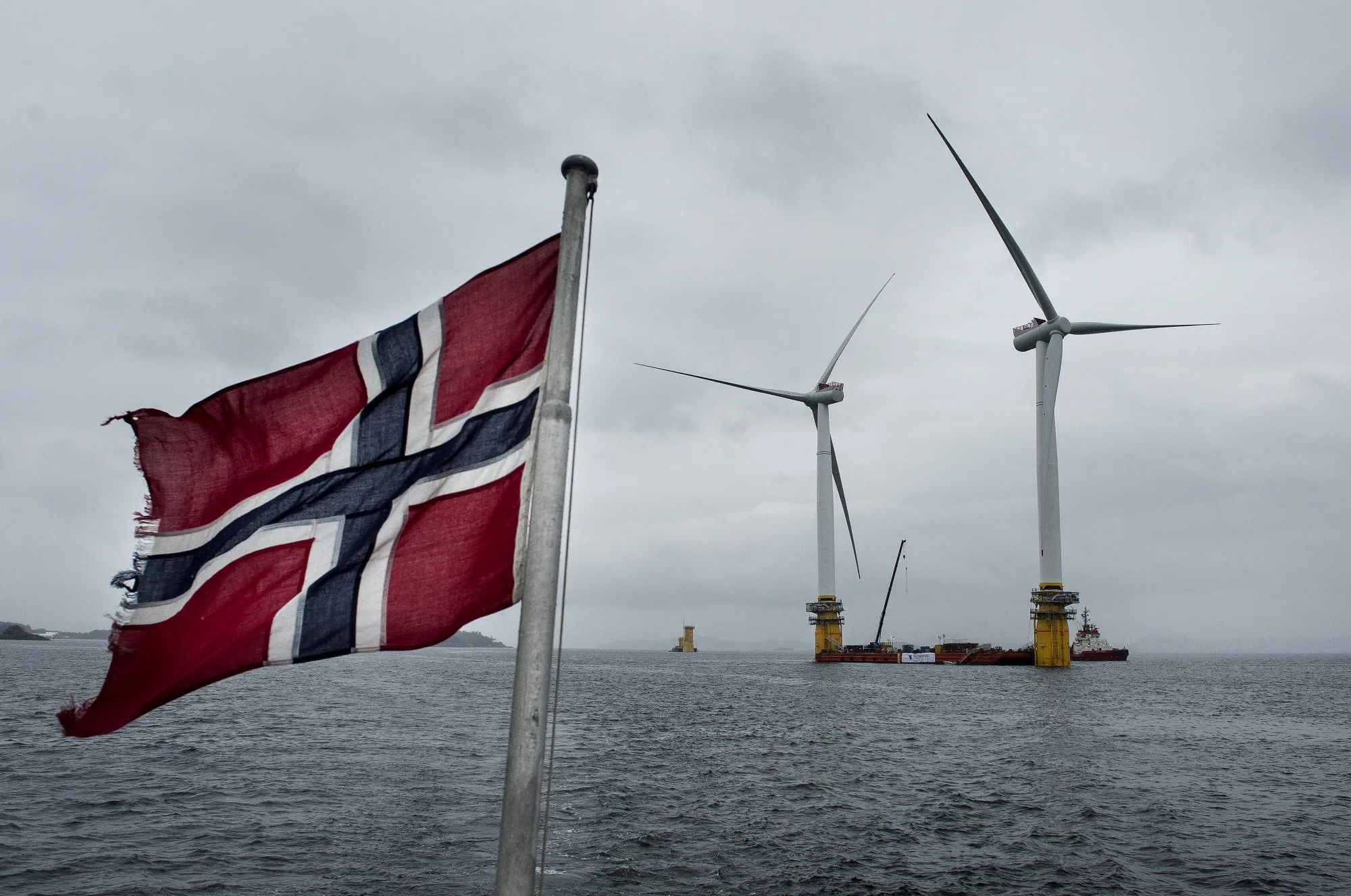 World's First Floating Offshore Windfarm 