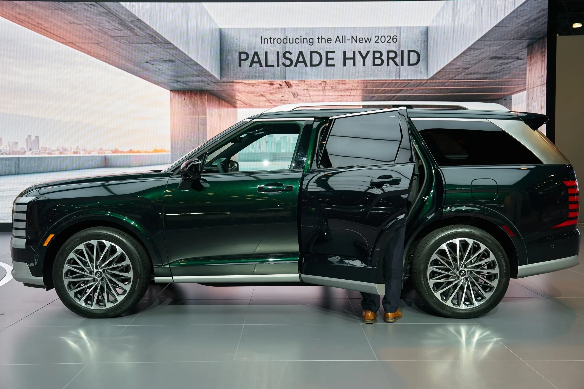 A 2026 Hyundai Palisade hybrid SUV&nbsp;during the 2025 New York International Auto Show (NYIAS) in New York, in April.