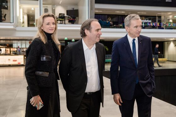 Xavier Niel Was a French Tech Darling. Now His Customers Are Leaving.