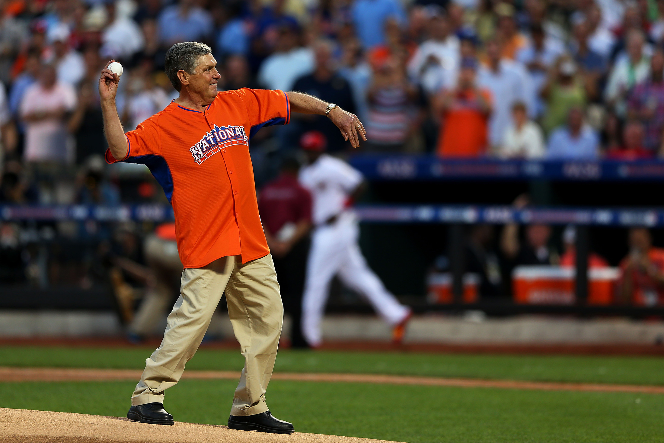 Tom Seaver, New York Mets Hall of Fame Pitcher, Dies at 75 - Bloomberg