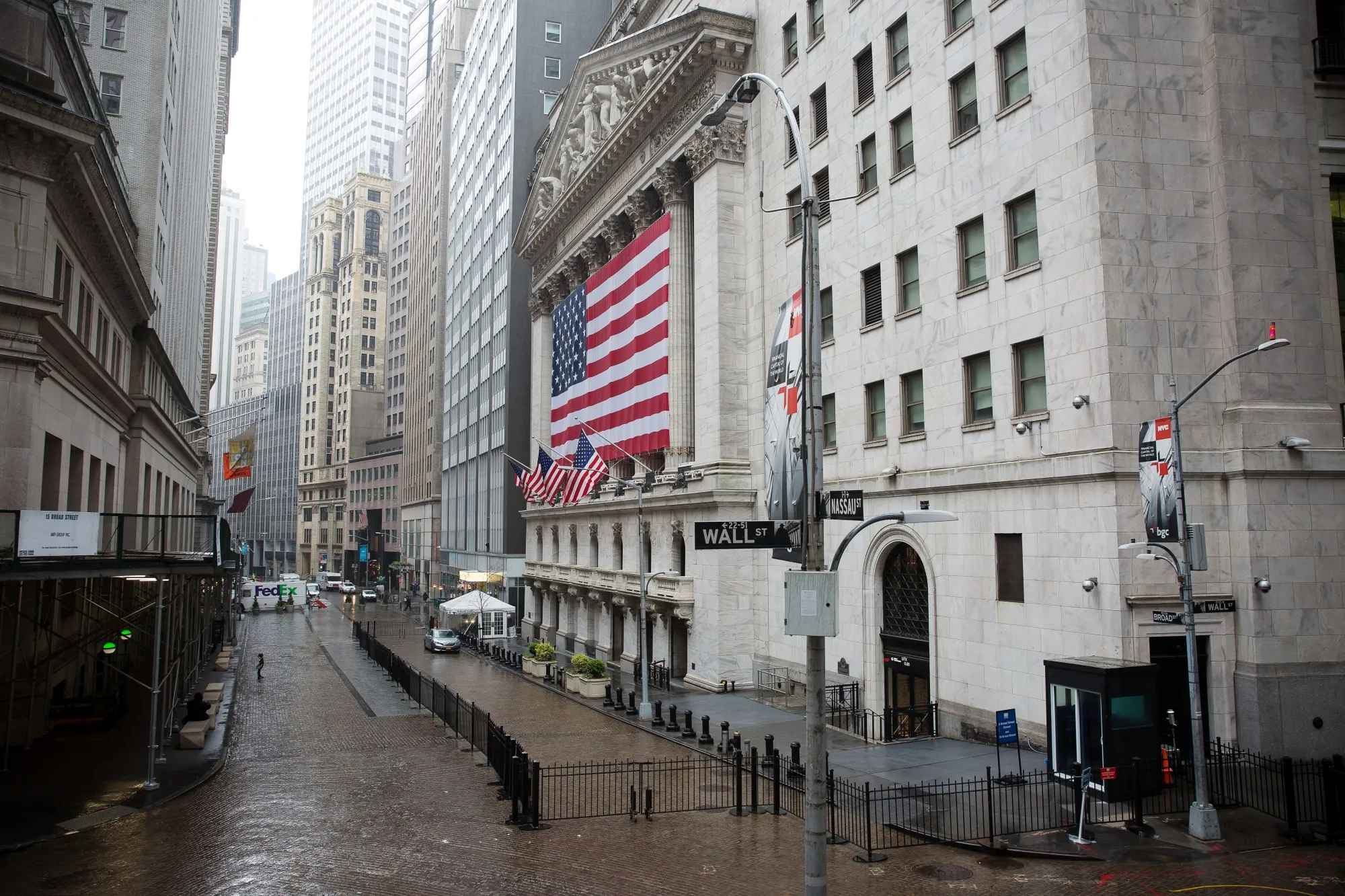 Treasuries End Mixed And Long End Leads as U.S. Stocks Resume Slide