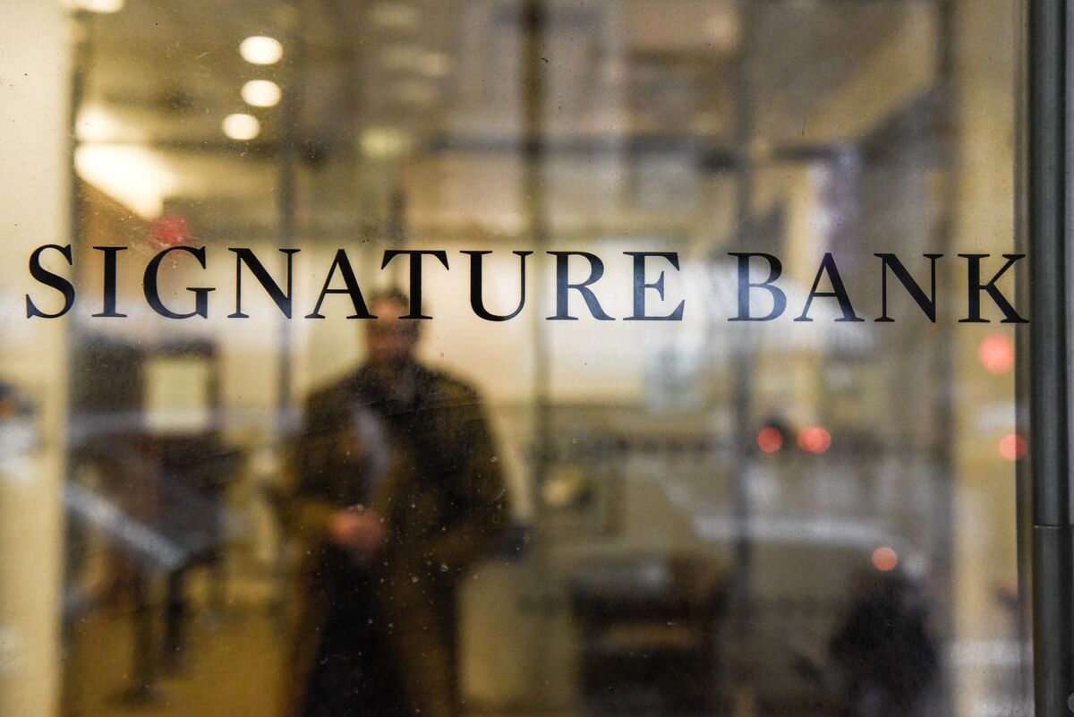 Shares plunge for saviour of failed Signature Bank