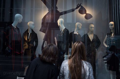 Consumer Comfort In U.S. Rose Last Week By Most In Three Months