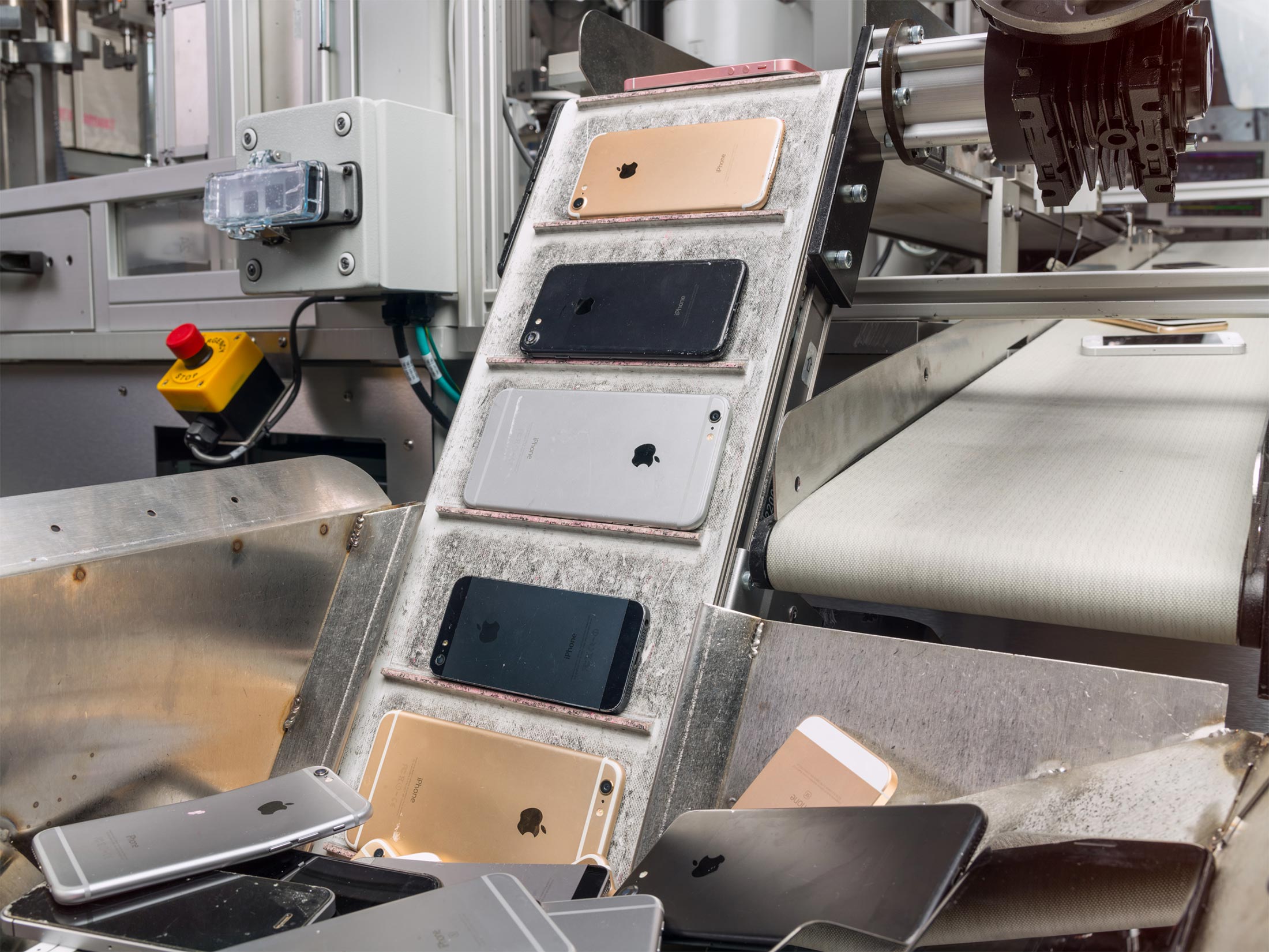 IPhone ladder on Apple’s Daisy recycling robot.