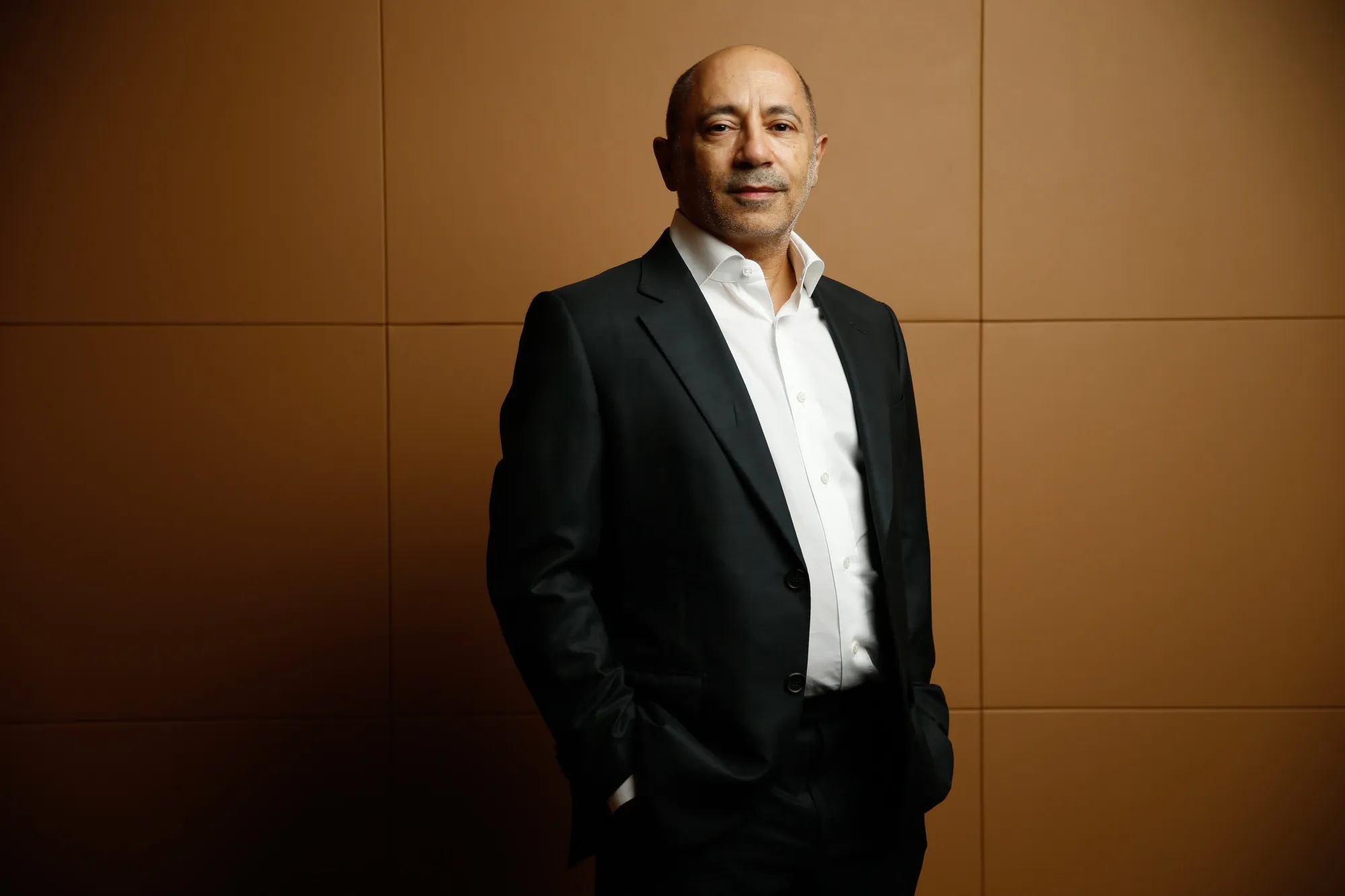 Alan Howard-Backed 10T Raises $750 Million for Debut Crypto Fund - Bloomberg