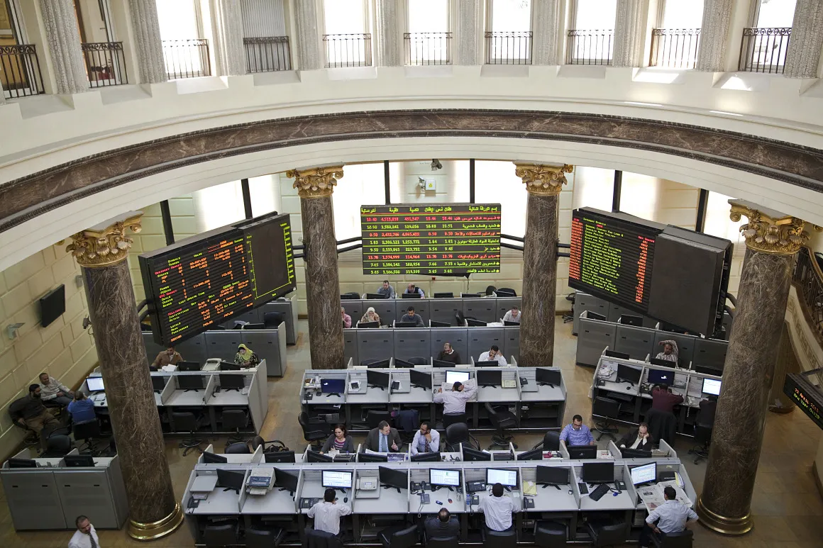 Traders work on the trading floor at the Egyptian stock exchange in Cairo, Egypt.