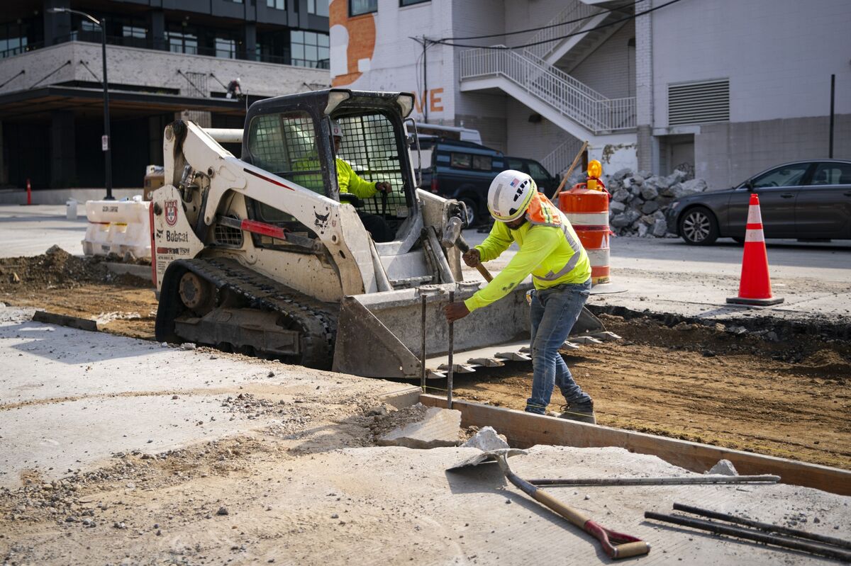 Municipal Bond Fund Collapse Exposes Dangers of Junk Debt