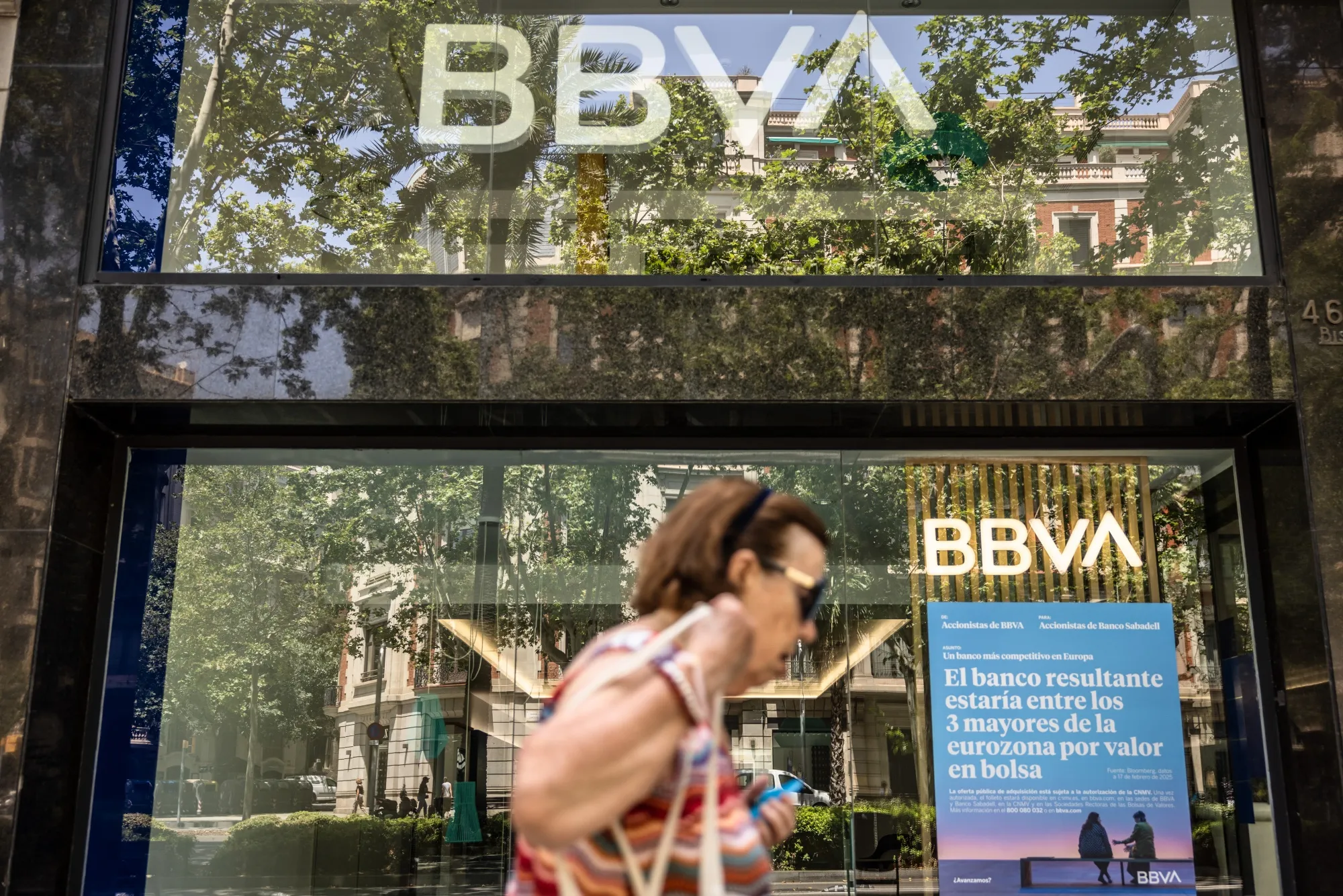 Spain’s government told BBVA that it won’t be able to integrate Sabadell for several years if it goes ahead with its unsolicited takeover offer.