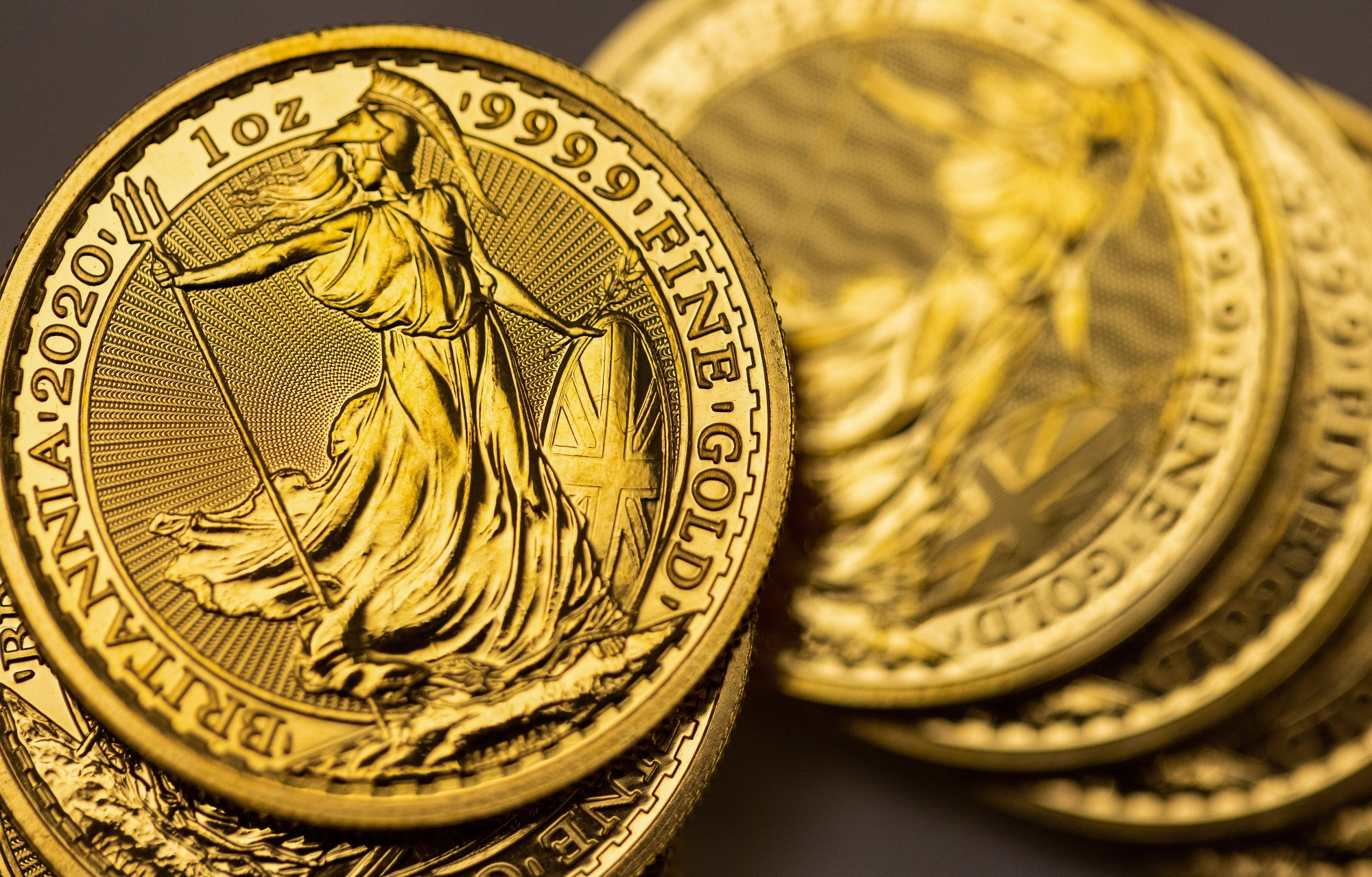 Bitcoin and Gold Prices Surge: A Comparative Analysis of Unveiling