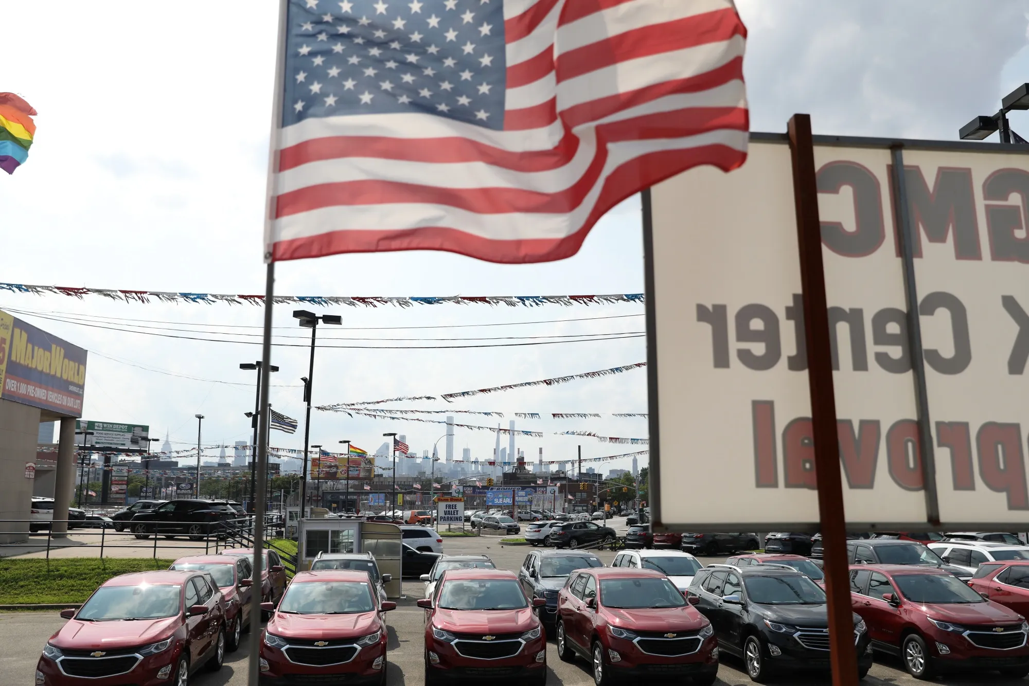 Used-Car Frenzy Makes for Record Prices, ‘Cutthroat’ Sales Floor