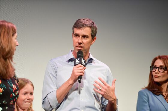 Alexandria Ocasio-Cortez, Beto O’Rourke Steal Some Thunder From 2020 Democrats