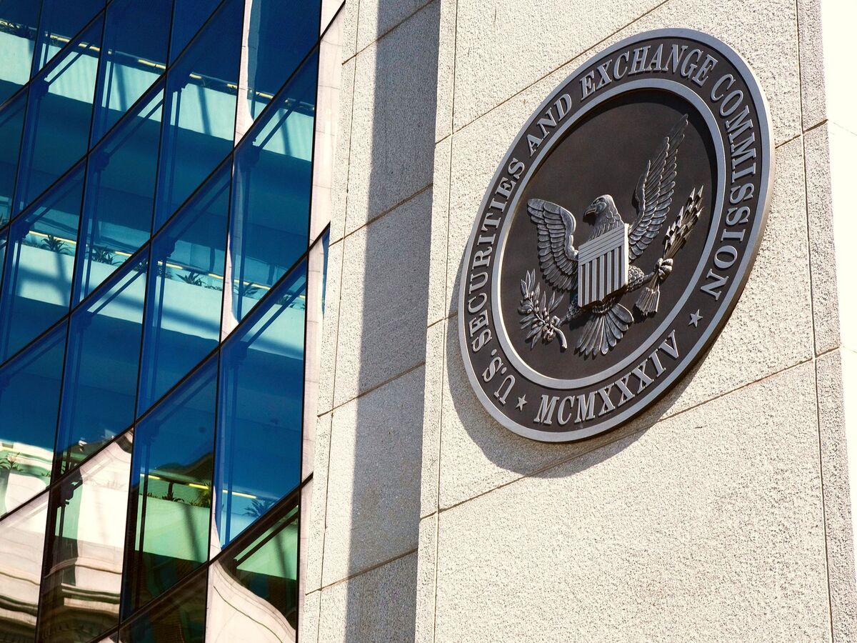 The SEC Is Going Too Easy on Insider Trading - Bloomberg