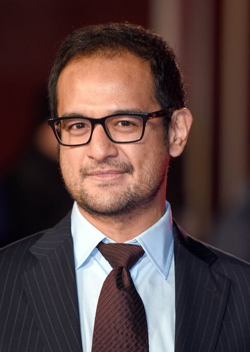Riza Aziz.