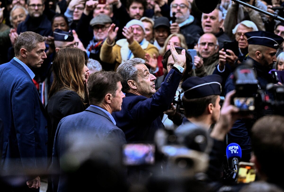 Former French President Nicolas Sarkozy Imprisoned for Libyan Campaign Financing