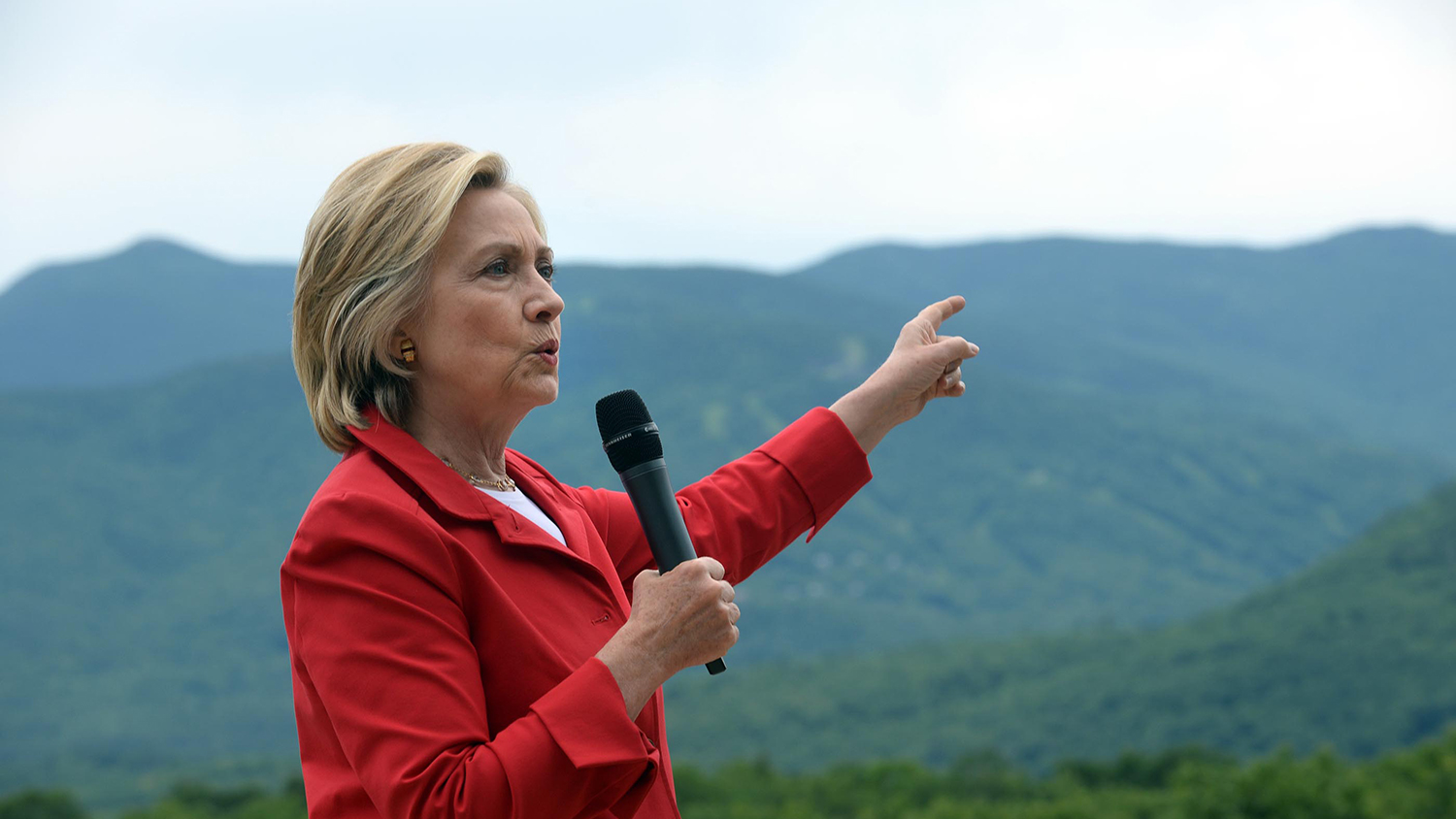 Democratic president candidate Hillary Clinton speaks at an organizing event at a private home July 4, 2015 in Glen, New Hampshire.
