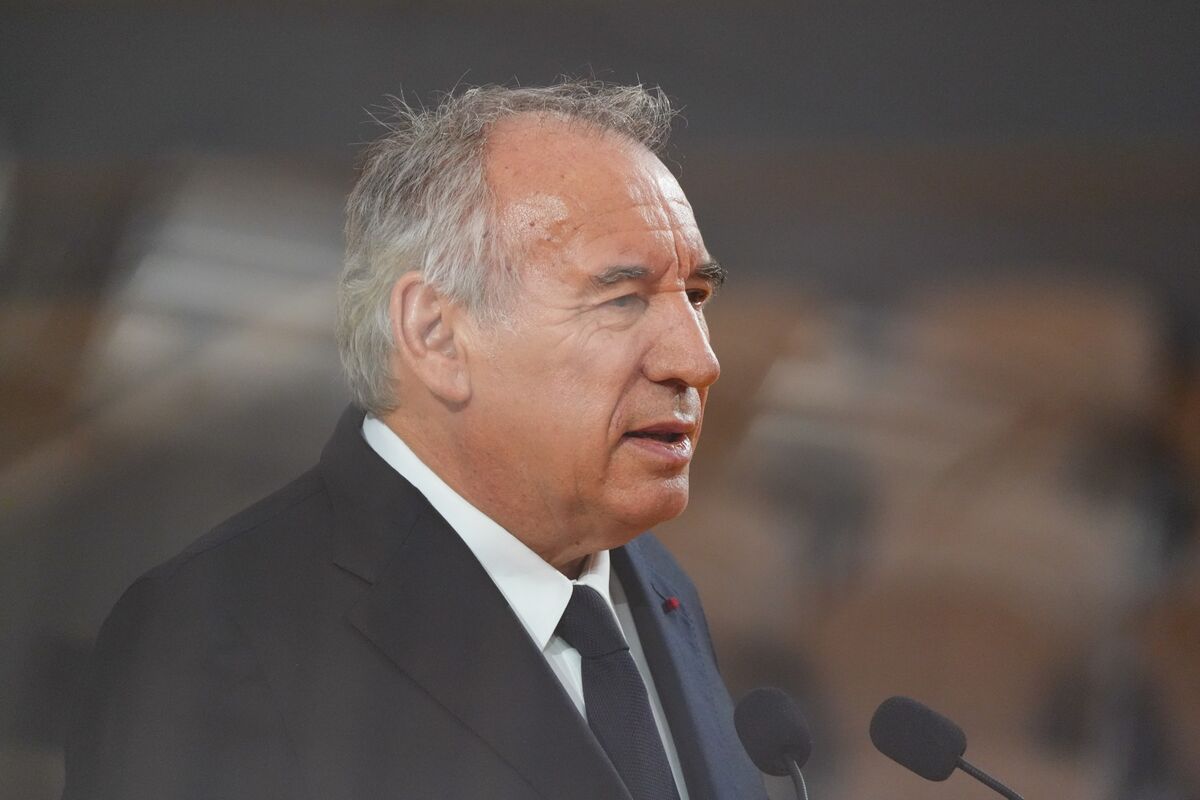French Socialists to Meet Premier With One Goal: Replacing Him