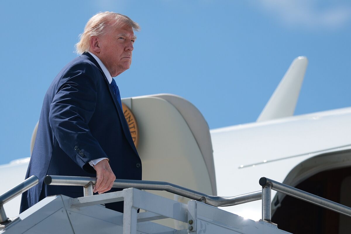 Trump Orders Attacks on Iran as Soon as This Weekend, WSJ Says