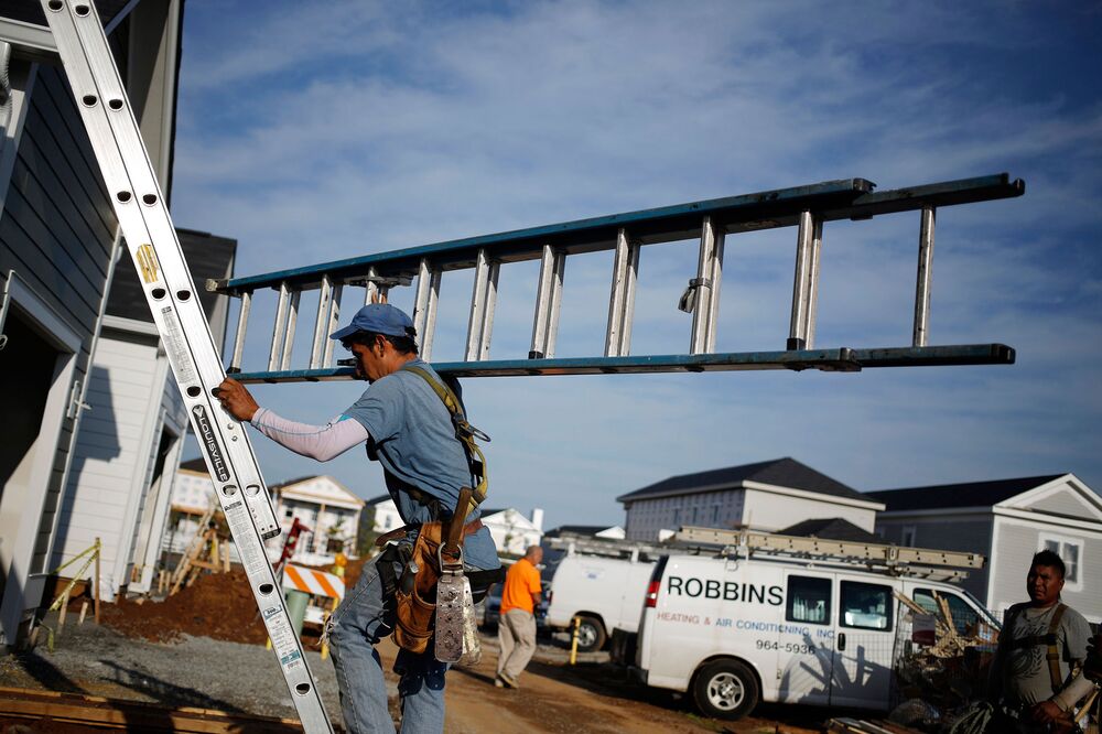 Quarterly Increase In U S Worker Pay Smallest On Record