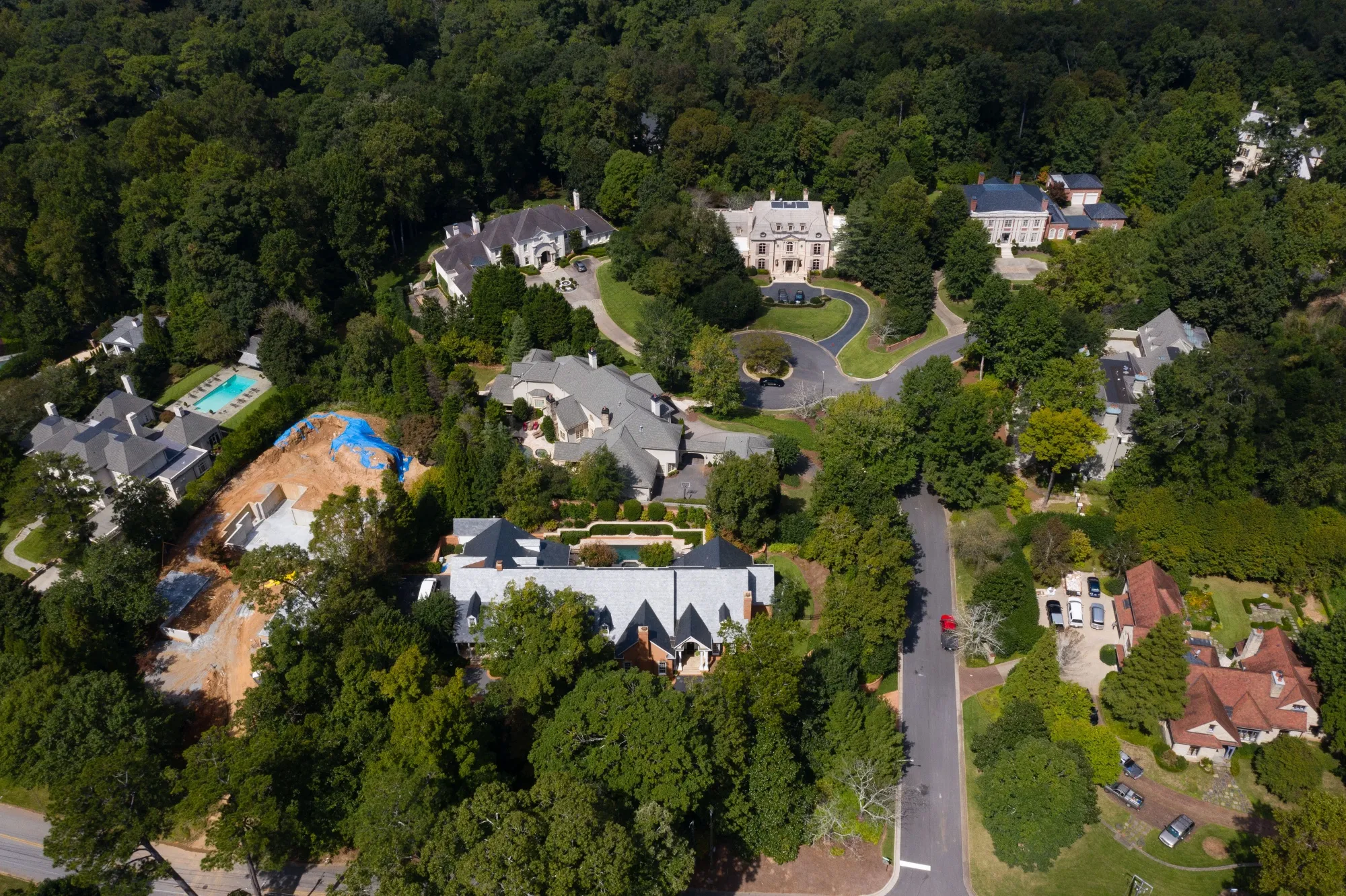 Homes&nbsp;in the Buckhead neighborhood of Atlanta. A new proposal would allow for smaller apartment buildings in some parts of the city.