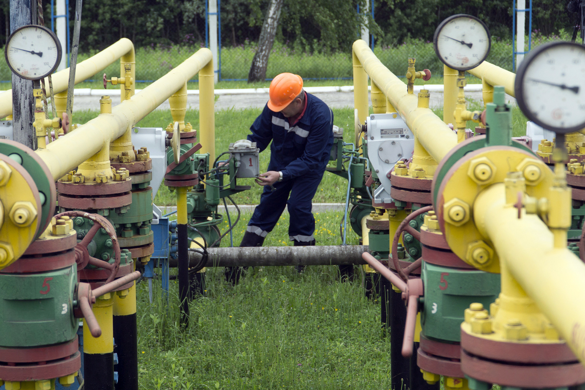 Russia-Ukraine Gas Talks Make Little Progress As EU Mediates - Bloomberg