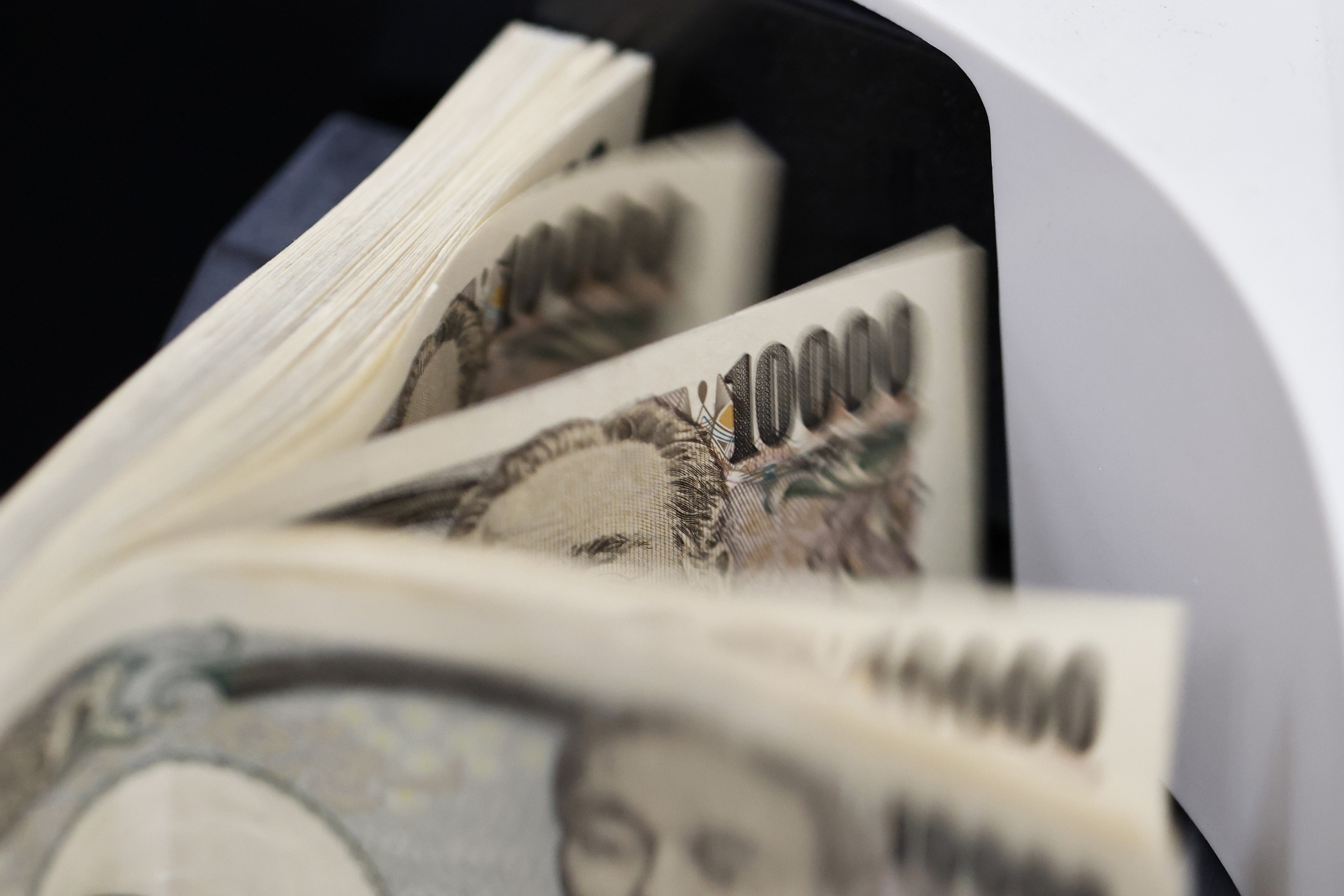 Yen (JPY USD) Nears Key 145 Per Dollar on Wide JapanUS Yield Gap