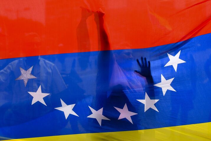 TOPSHOT-VENEZUELA-CRISIS-POWER-OUTAGE-PROTEST