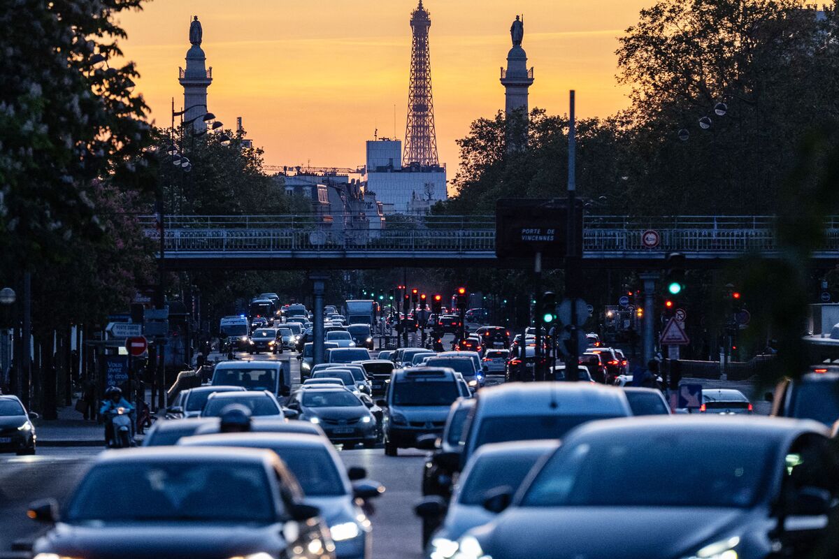 Germany, France Push to Scrap Climate Neutrality Goal for Cars