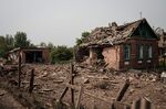 Destroyed buildings in Seversk, eastern Ukraine on May 8.