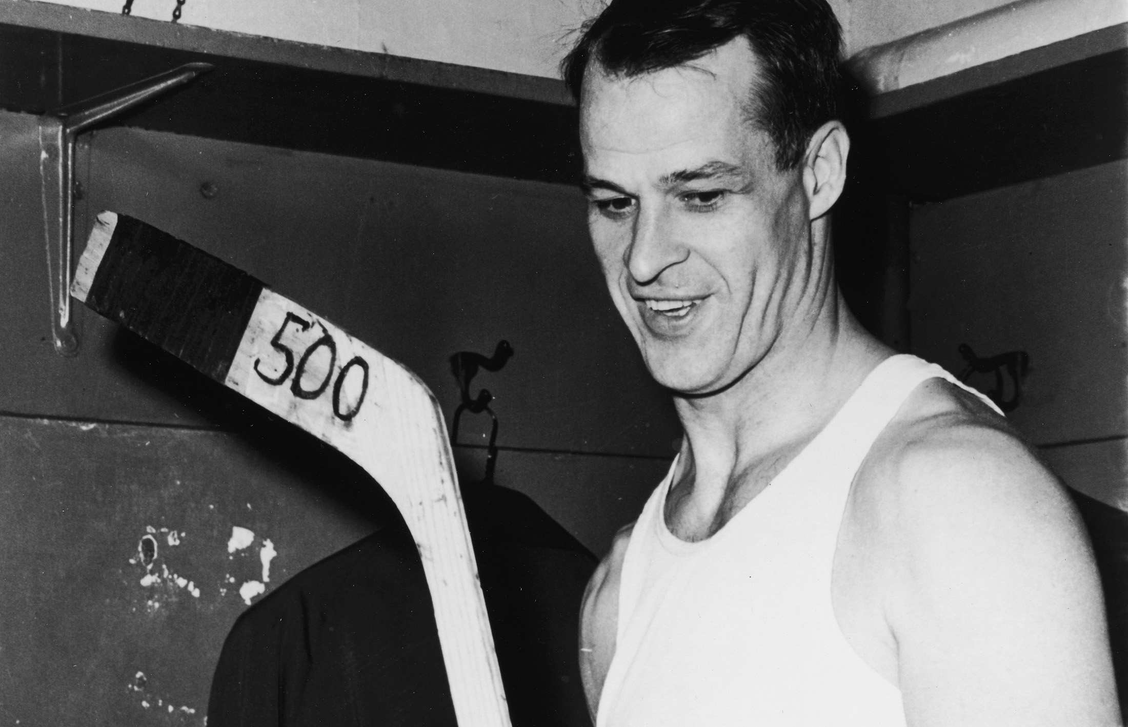 Горди хоу. Горди хоу хоккеист. Хет трик горди хоу что это. Горди хоу. Горди хоу фото.