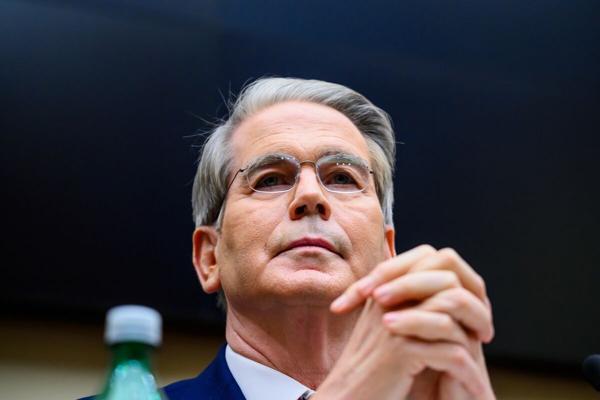 🟪"Accordo Commerciale UE-USA: Bessent Sottolinea le Difficoltà nelle Trattative"