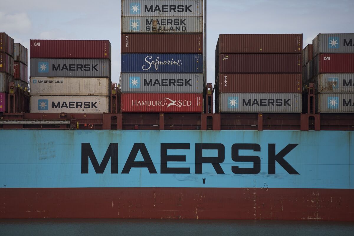 Maersk Slumps After Forecasting Weak Global Trade Until 2026 - Bloomberg